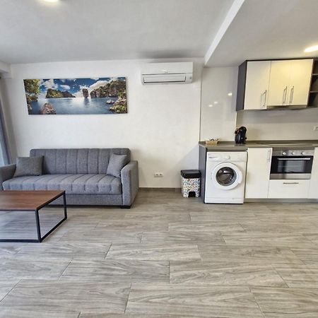 Apartamento Centrico En ซาลอว์ ภายนอก รูปภาพ