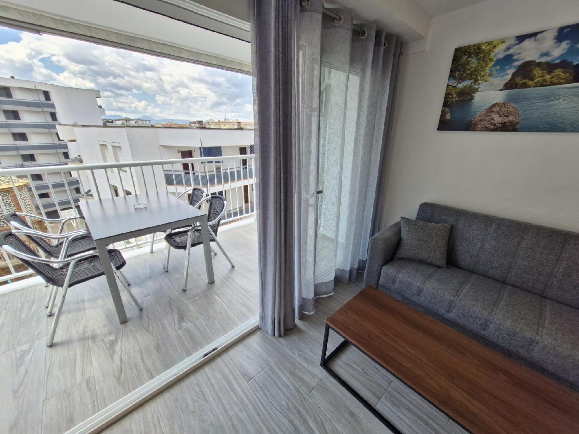 Apartamento Centrico En ซาลอว์ ภายนอก รูปภาพ